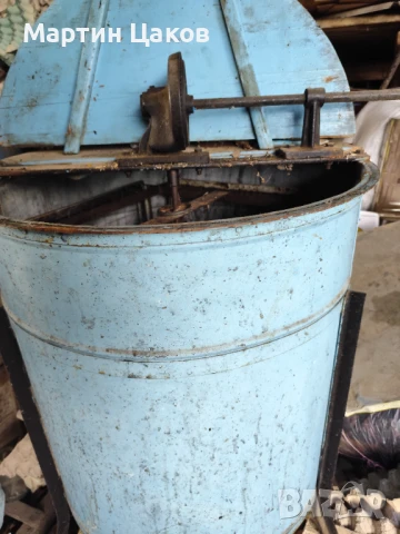 Центрофуга за пчелен мед 