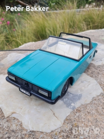 Руски кабриолет спортен автомобил в кутия, снимка 1