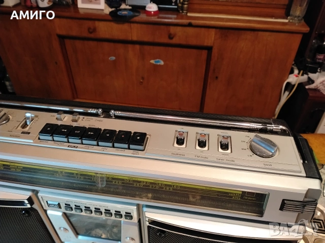 . Продавам радио касетофон SHARP GF–8585H, снимка 4 - Радиокасетофони, транзистори - 53486027