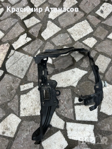 Държач за фар ляв за Мерцедес Е-класа W211. Седан комби. 2002-2008г