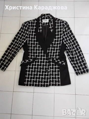 Вълнен дамски костюм