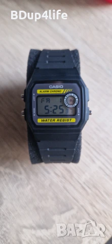 Продавам часовник Casio F-94w-9