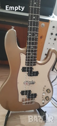 Японска бас китара, снимка 13 - Китари - 51283985