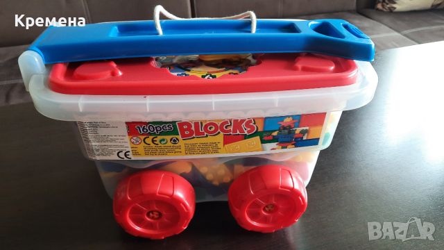 детски конструктор с едри блокчета в количка