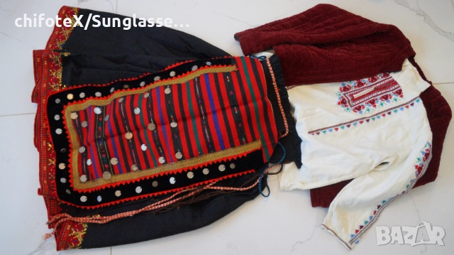 Автентична народна носия украсена с монети преди Осовобождението и до 1913г