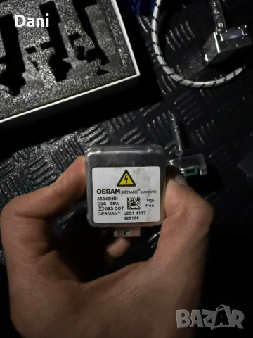 Ксенонови крушки D3S OSRAM XENARC 35W + една крушка на Philips, снимка 2 - Аксесоари и консумативи - 53580477