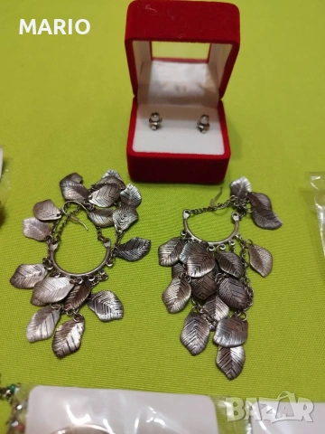 Продавам бижута и ключодържател., снимка 3 - Бижутерийни комплекти - 49727739