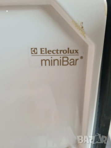 Професионален мини бар Electrolux  Напълно безшумен, снимка 3 - Хладилници - 53890527