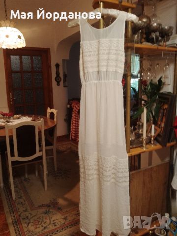 Ефирна бяла дълга рокля, гарнирана с изящна дантела. размер S,M., снимка 1 - Рокли - 45776744