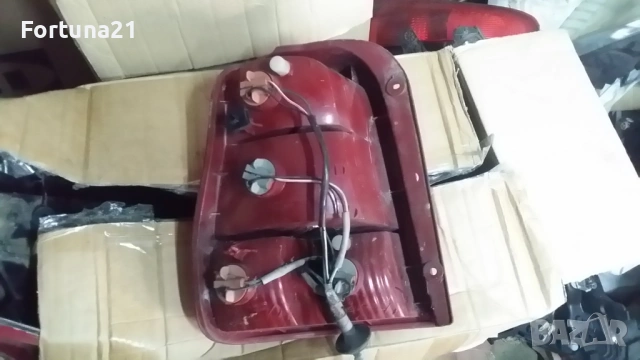 Kia Carnival - оригинален стоп десен, снимка 2 - Части - 53926651