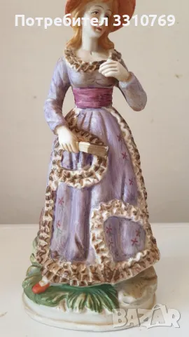 Красива порцеланова статуетка на дама. , снимка 1