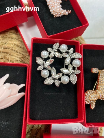 Брошки с кутия, снимка 5 - Други - 53605741