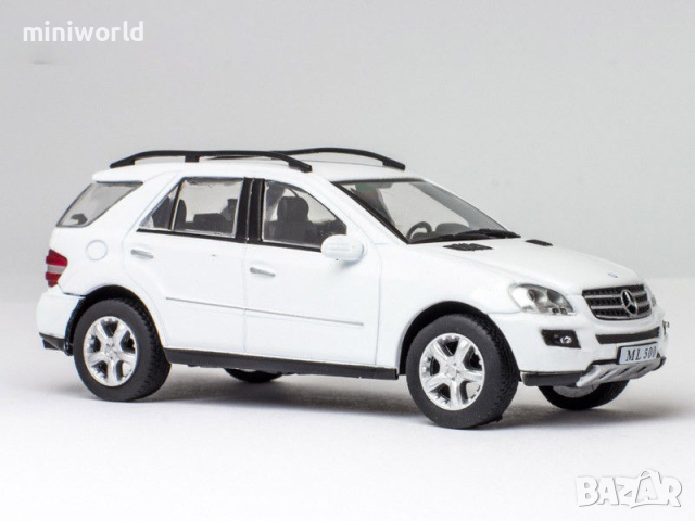 Mercedes-Benz ML 500 2000 - мащаб 1:43 на DeAgostini модела е нов в блистер, снимка 4 - Колекции - 44991859