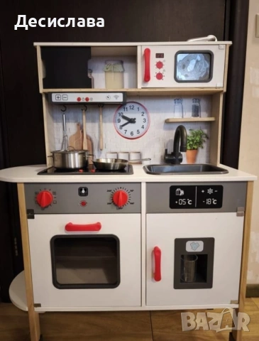 Детска дървена кухня