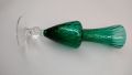 Малка кристална вазичка в изумрудено зелен цвят, извито оребрена., снимка 9