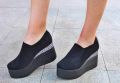 Обувки на платформа - черен велур и брокат - VBR90, снимка 1 - Дамски ежедневни обувки - 45301947