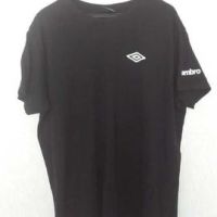 Черна памучна тениска Umbro (XХL), снимка 2 - Спортни дрехи, екипи - 45466890