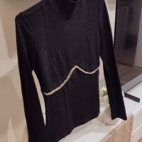 Черна блуза поло топ Alessa Алеса със златен акцент , снимка 3 - Блузи с дълъг ръкав и пуловери - 45401399