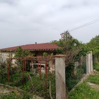 Едноетажна къща на 30 минути от Варна с.Бояна, снимка 18 - Къщи - 45430592