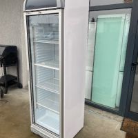 Плюсова хладилна витрина 2м, снимка 2 - Витрини - 46030354