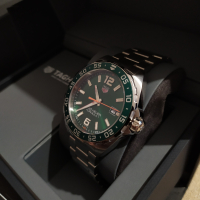 продавам-TAG Heuer Formula 1 Green Dial 43mm Quartz Steel Watch WAZ1017.BA0842, снимка 1 - Мъжки - 40597575