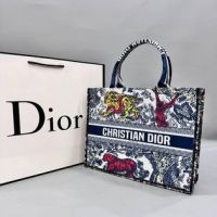 Dior дамска чанта, снимка 2 - Чанти - 45088709