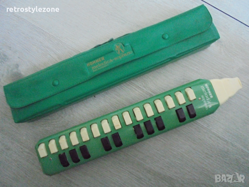 № 8198 Стара детска хармоника HOHNER – Триола с калъф , снимка 1