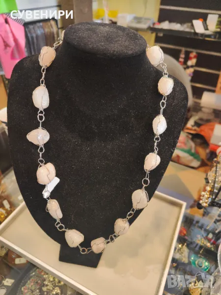 Колие от млечен кварц , снимка 1