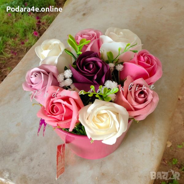 Ароматен букет в розова керамична саксийка с 9 рози от сапун. Идеален подарък за всеки повод , снимка 1