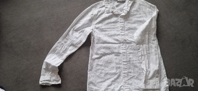 8-9г 134см Риза с дълъг ръкав бяла без следи от употреба