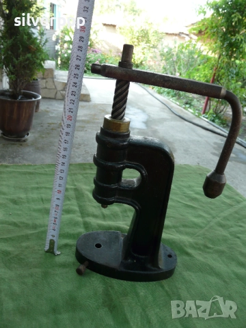  Стара винтова преса 