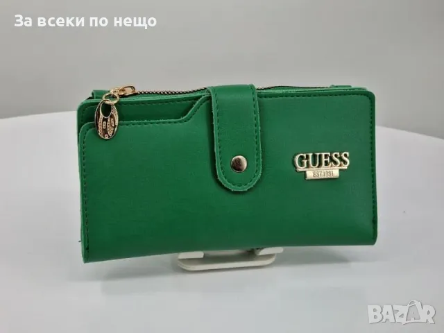 Дамско зелено портмоне Guess Код R89, снимка 1 - Портфейли, портмонета - 47625909