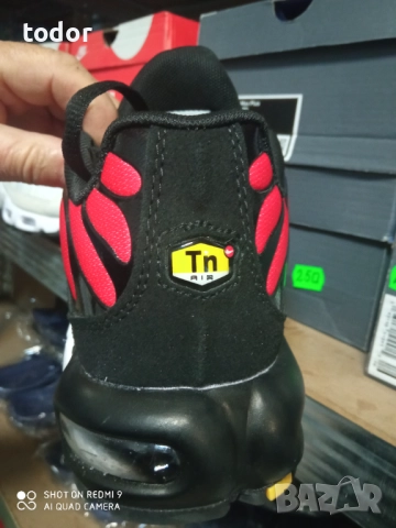 нови оригинални маратонки, снимка 4 - Маратонки - 46183311