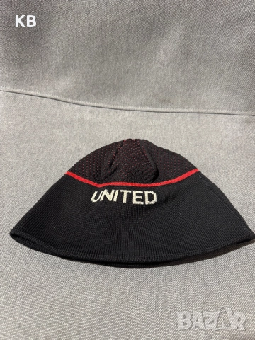 Зимна шапка New Era., снимка 2 - Шапки - 52529073