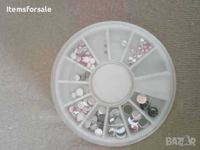 Продавам гелово лепило, камъчета и стикери за нокти., снимка 4 - Маникюр и педикюр - 51215643