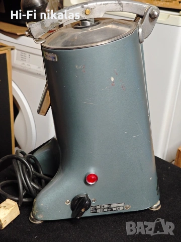 професионална изтисквачка за сок фреш машина FAEMA SPR