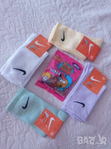 Промо комплект 980- 4 бр. чорапи Nike + желирани бонбонки