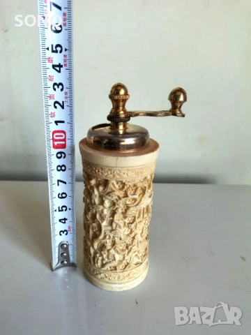 Прекрасна Резбована Мелничка За Сол И Пипер, снимка 8 - Аксесоари за кухня - 53983320