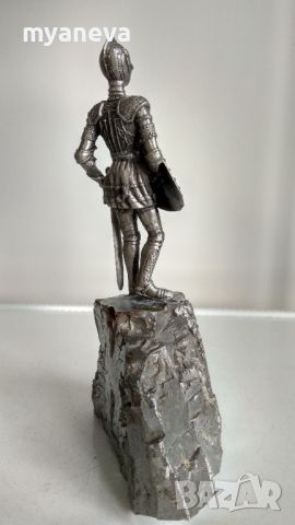 Скулптура на рицар  , метална с богата орнаментика , снимка 12 - Статуетки - 45879068