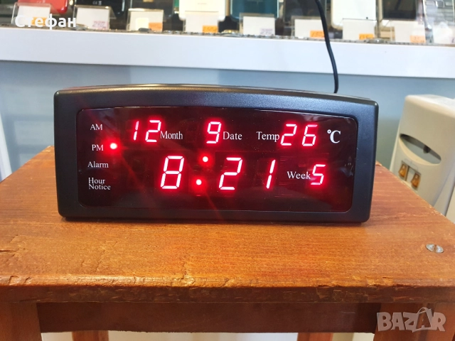 НОВ! Настолен електронен часовник с дата, термометър и аларма. По 25лв./бр., снимка 2 - Други - 51975681