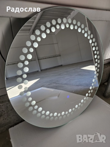 Луксозно огледало с LED осветление и сензорна технология, снимка 4 - Огледала - 52355570