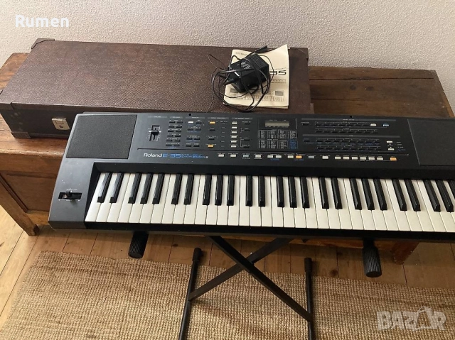 Продава се ROLAND , снимка 2 - Синтезатори - 52940502