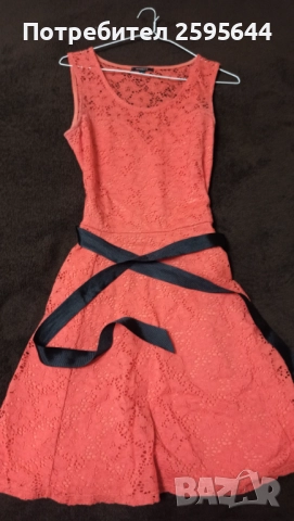 Рокля цвят корал 