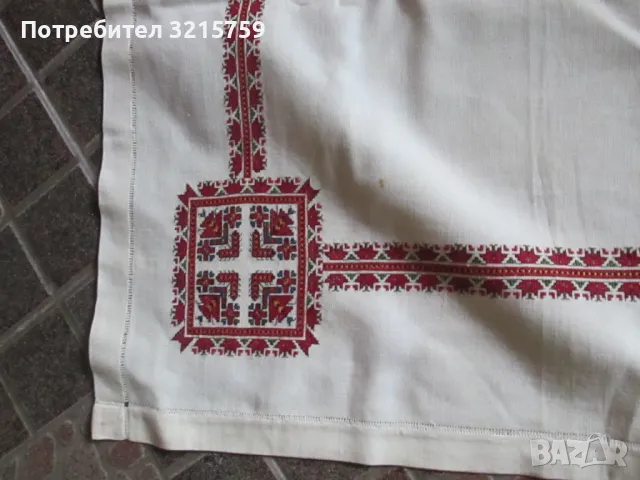 Покривка ,ръчно бродирана , фолк мотиви, 145х145 см., снимка 4 - Покривки за маси - 50302627