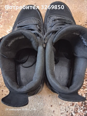 NIKE AIR JORDAN 4 RETRO BLACK CAT номер 42 (26,5 см.), снимка 4 - Маратонки - 53601320