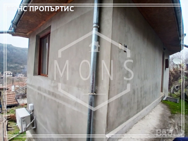 Двуетажна къща със собствен двор в гр. Велико Търново, кв. Асенов., снимка 8 - Къщи - 52661059