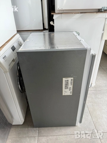 Малък хладилник за вграждане Сименс, снимка 8 - Хладилници - 53996246