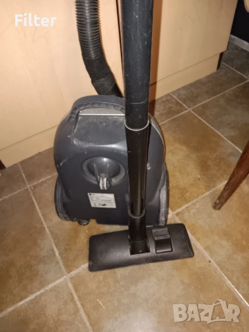 Прахосмукачка lG 1400 вата, снимка 3 - Прахосмукачки - 49413316