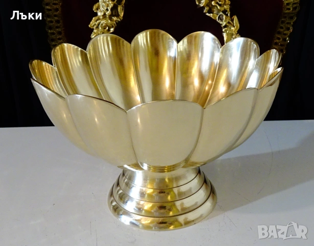 Разкошна бронзова фруктиера на пиедестал 1.1 кг. 