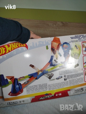 НОВА!!!Hot wheels писта+Подарък Blaze Storm с меки патрони, снимка 2 - Коли, камиони, мотори, писти - 54182038